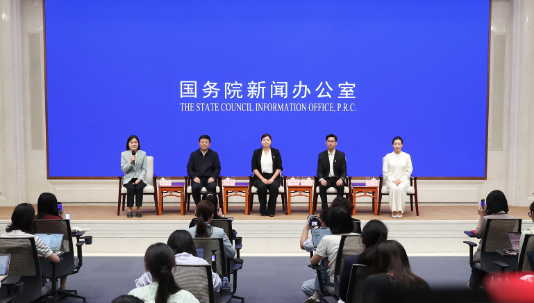 吴邦国同志生平